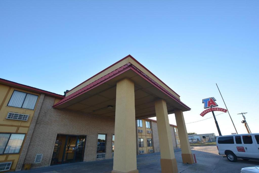 Econo Inn And Suites Oklahoma City Exterior photo