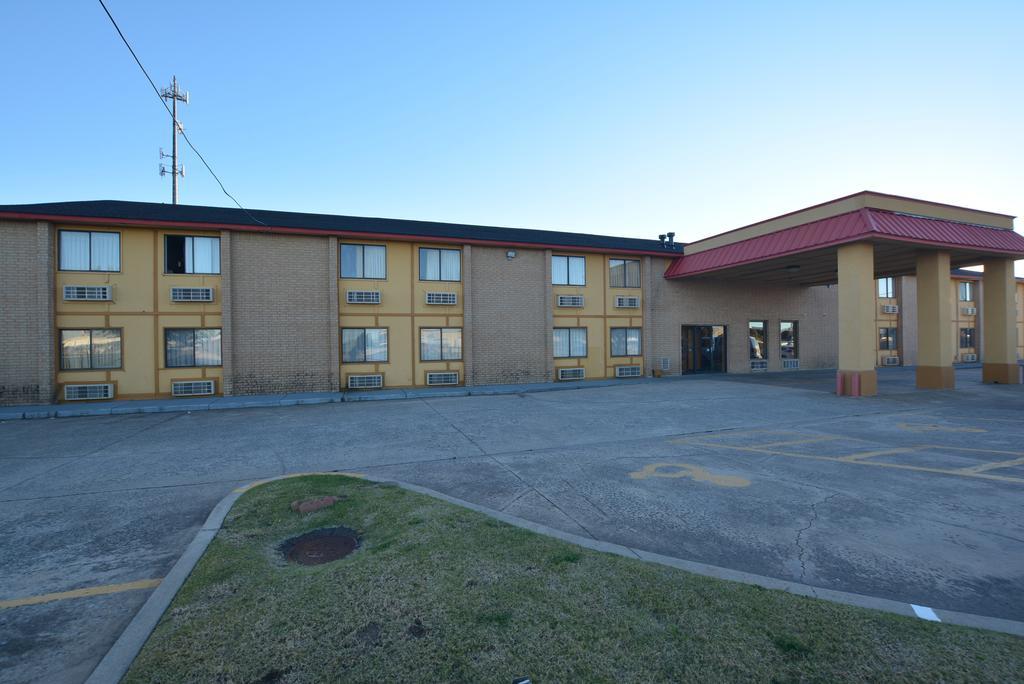 Econo Inn And Suites Oklahoma City Exterior photo